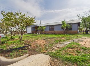 701 Henrietta St, Fredericksburg, TX 78624
