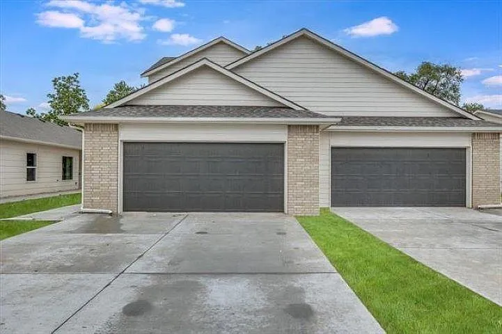 12832 W Wheatland St — Photo 1