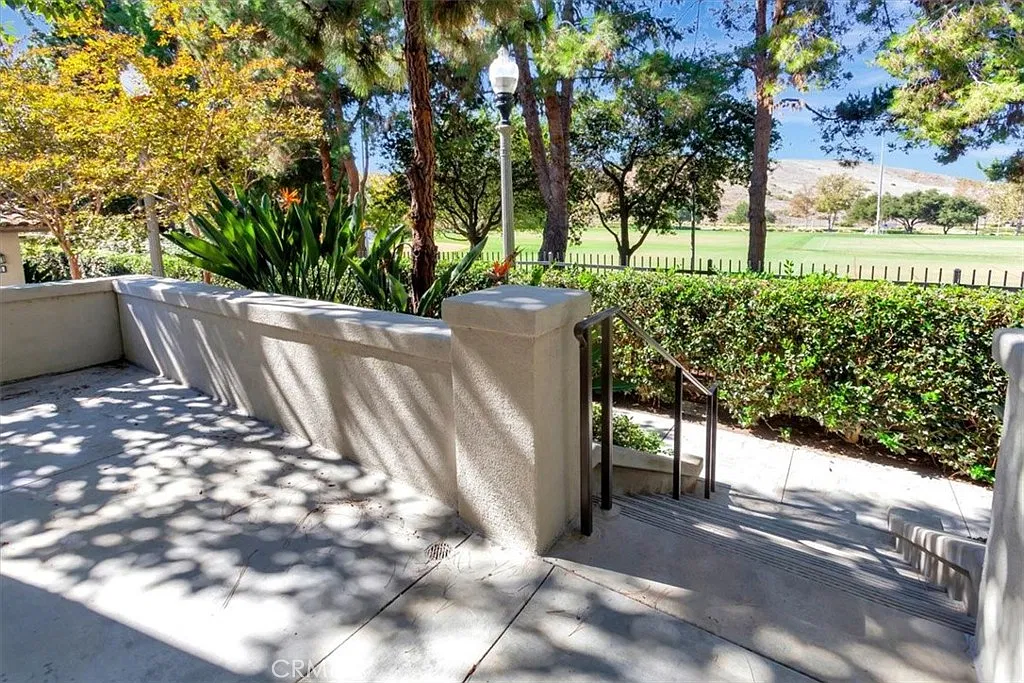 3 bed, 1600 sqft, $4,550 — Photo 4