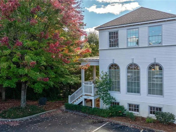 5930 Bond St, Cumming, GA 30040