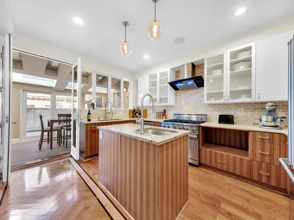 32 East 74th Street image 3 of 16