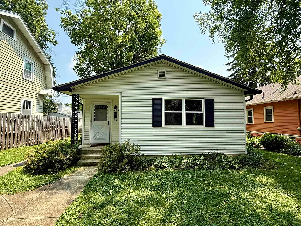 6031 Carrollton Ave
