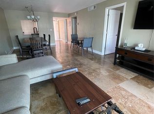410 SE 2nd St APT 422, Hallandale, FL 33009