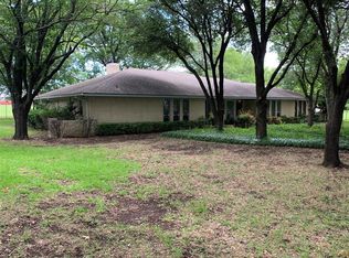 1875 W Wintergreen Rd, Lancaster, TX 75134