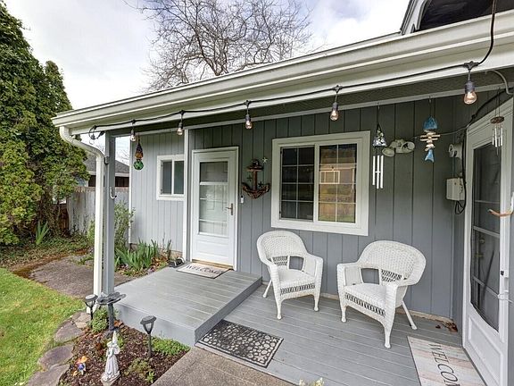 4th image of 264 E Elliott Way
