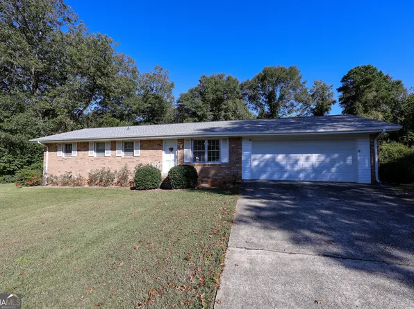 35 Dixie Meadow Ln, Carrollton, GA 30117