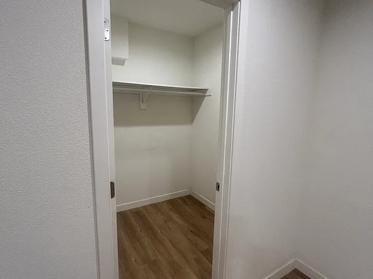 266 E Providencia Ave #266 — Photo 9