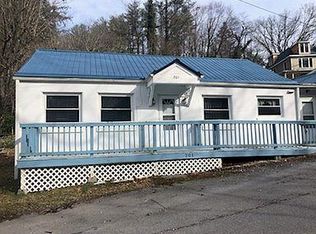 201 Duhring Ave, Bramwell, WV 24715