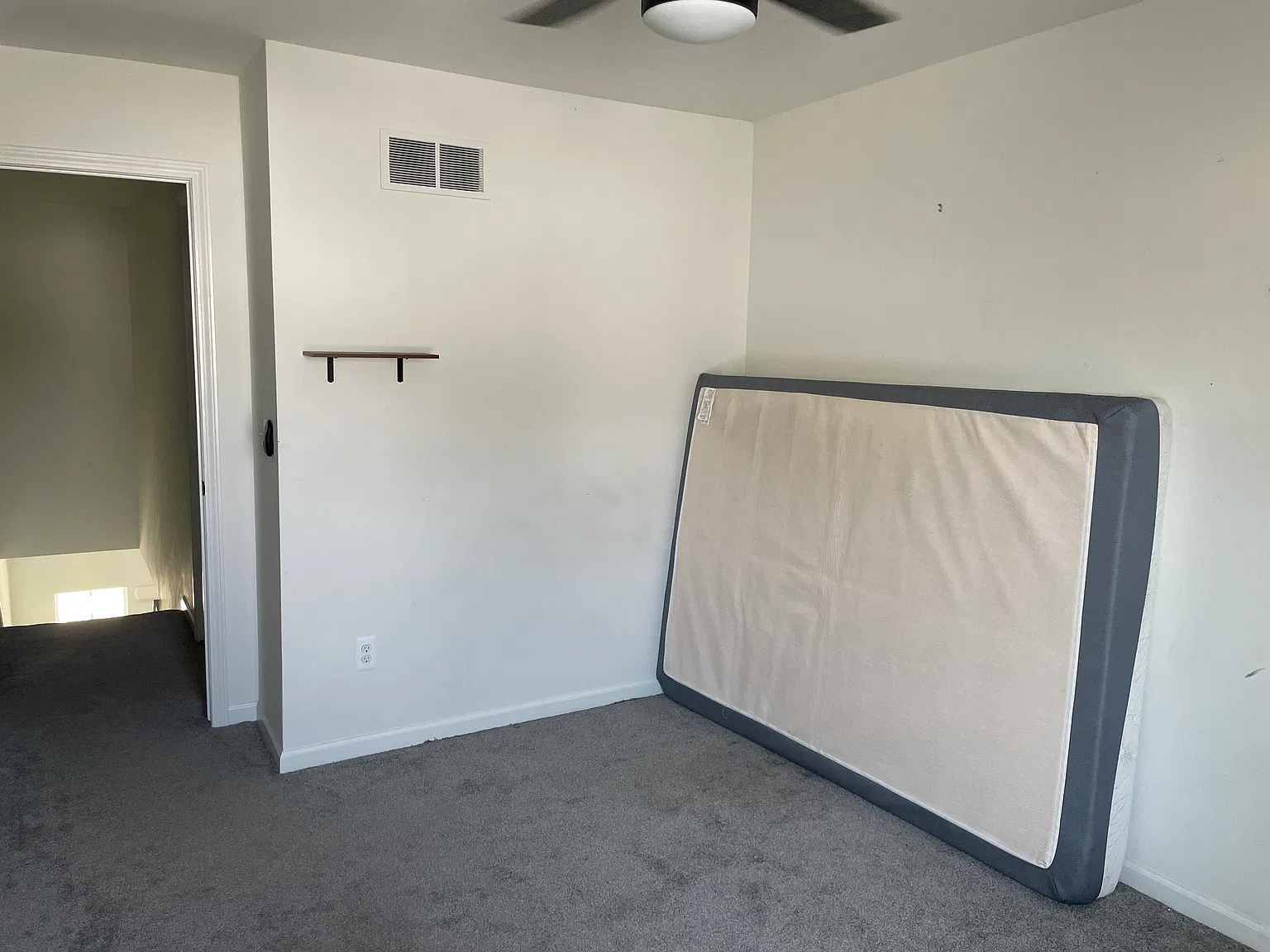 3 bed, 2.5 bath, 1700 sqft, $800 — Photo 1