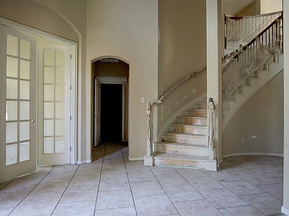 2nd image of 14518 Mountain Cliff Ln