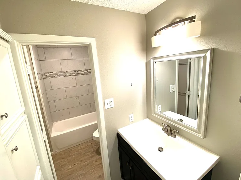 9818 Jordan Ave — Photo 12