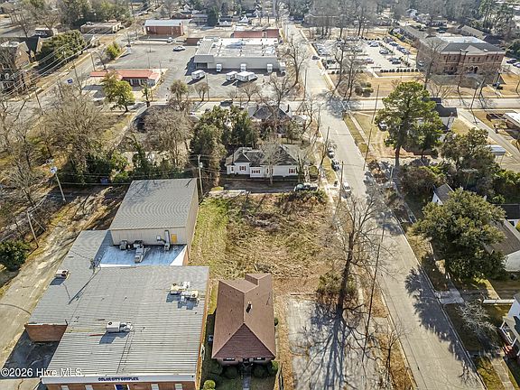 3rd image of 308 Everett Street