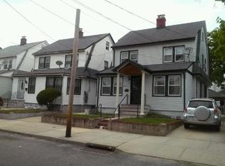 8963 212th St, Jamaica, NY 11427
