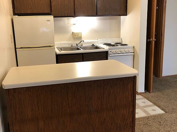 5th image of 2030 1st Ave NE #303