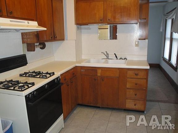 4th image of 1026 W McClure Ave
