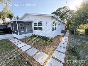 912 SE Tarpon Ave Photo 1