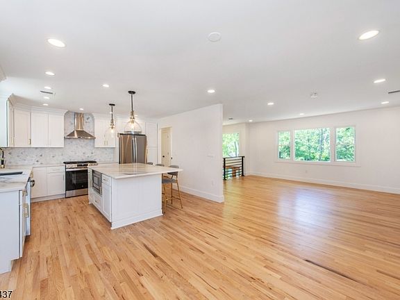 5th image of 13 Arverne Rd