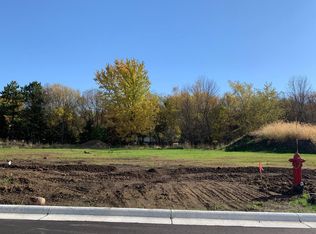 2205 Maple Leaf Ln NE, Owatonna, MN 55060