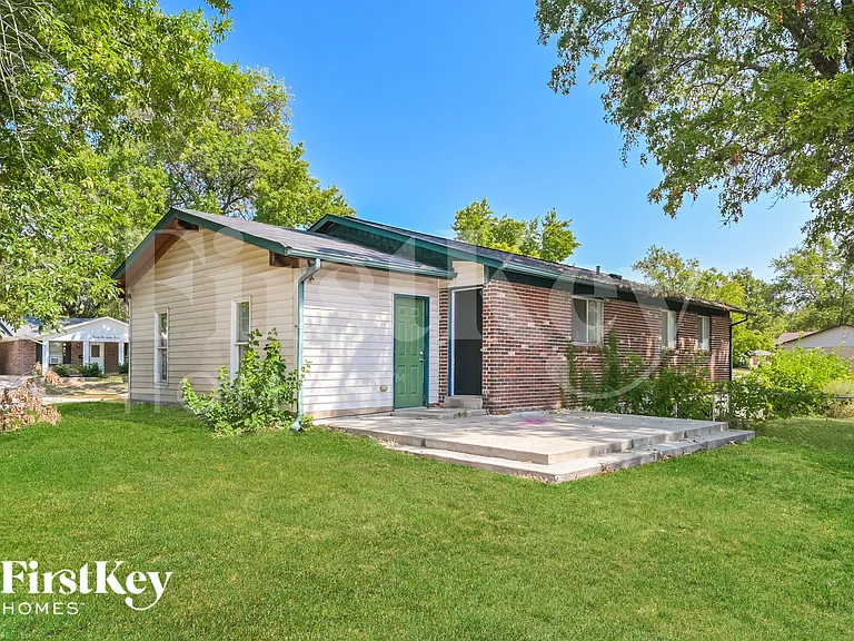 2288 Kingsford Dr — Photo 15