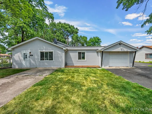 8425 Central Ave, Burbank, IL 60459