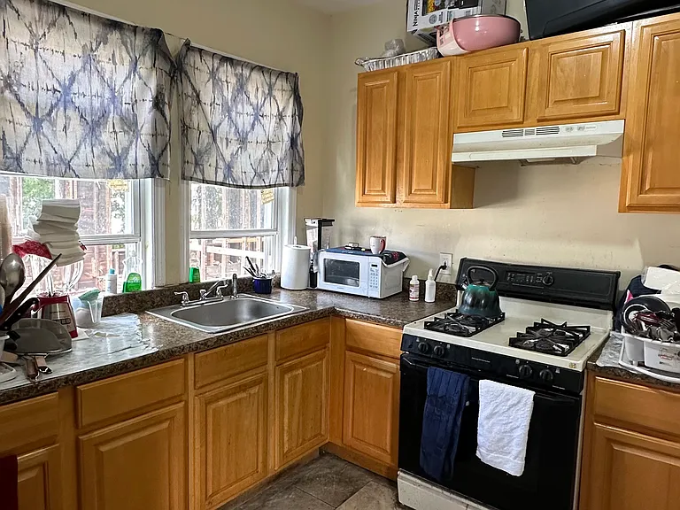 484 Nye Ave #2 — Photo 5
