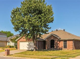6207 Pierce Arrow Dr, Arlington, TX 76001