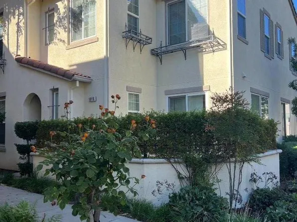1016 Sallie Ln, Tracy, CA 95376