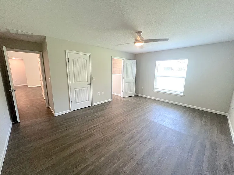 32 Postman Ln — Photo 17