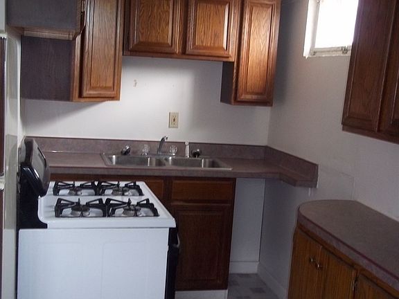 2nd image of 506 Mount Dr #4