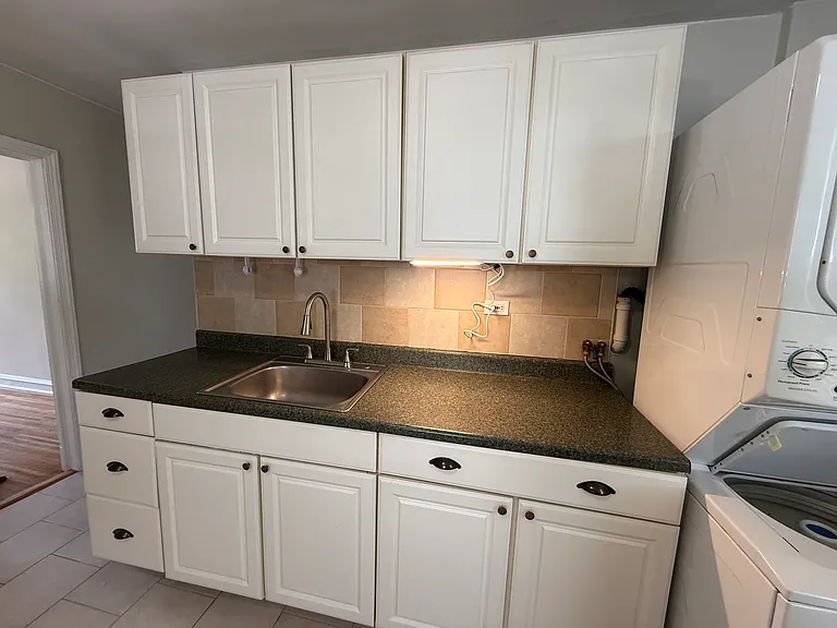 1576 Ferndale Ave #1 — Photo 9
