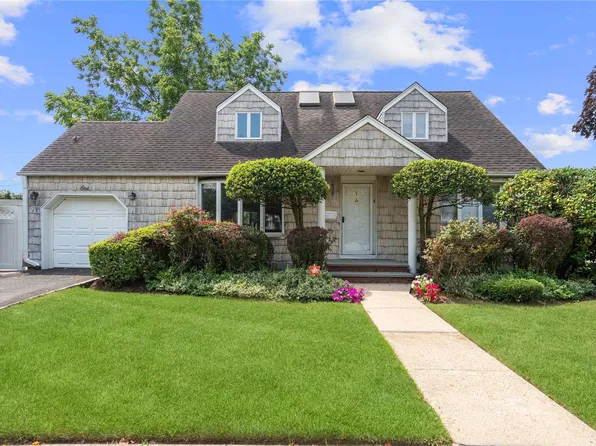 1 Ardis Lane, Plainview, NY 11803