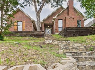 1120 Canyon Ridge Dr, Desoto, TX 75115