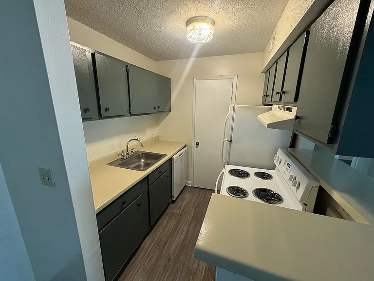 Parkhaven Apartments — Photo 47
