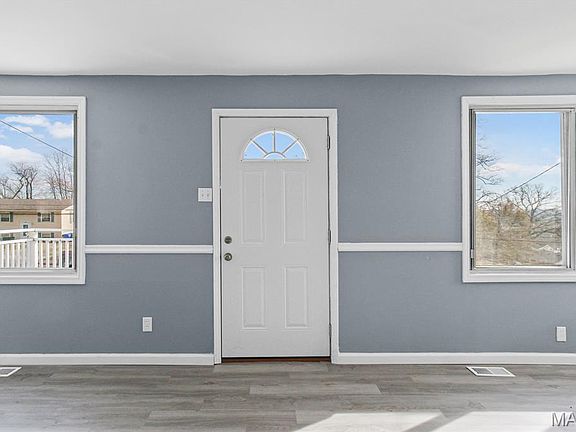 2nd image of 220 Lookout Ave