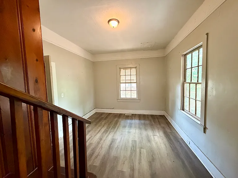 121 Farmer St — Photo 4