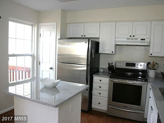 5th image of 25 Milkwood Ct