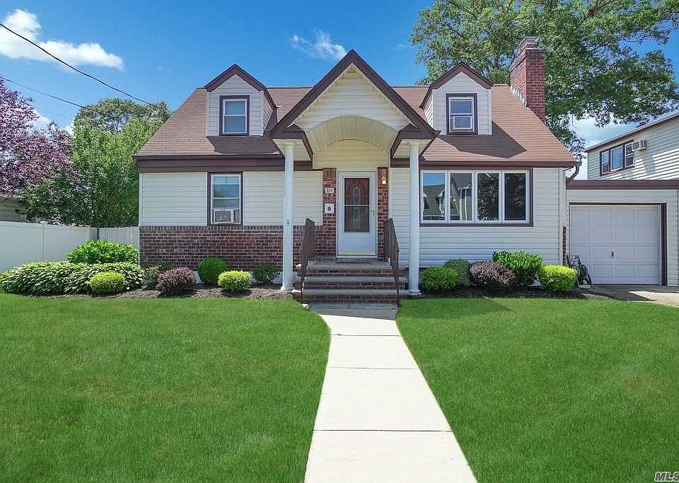 1st image of 320 Carol Dr