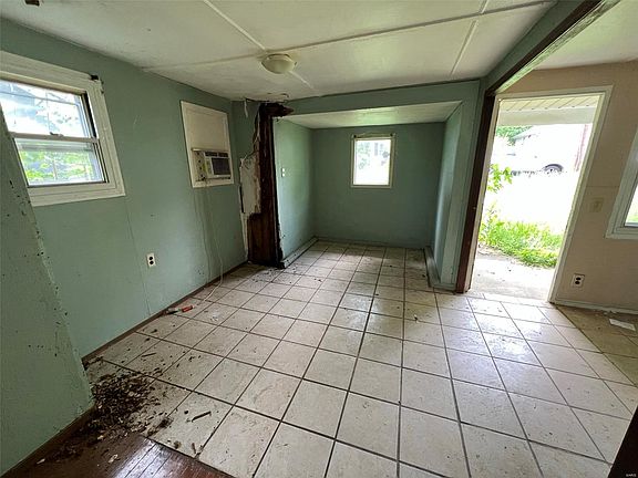 5th image of 3216 W Milton Ave