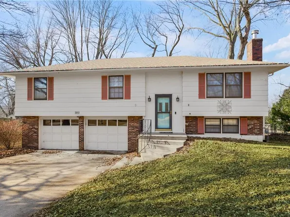 504 Brookridge Dr, Harrisonville, MO 64701