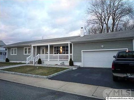 2nd image of 453 Westbourne Ave