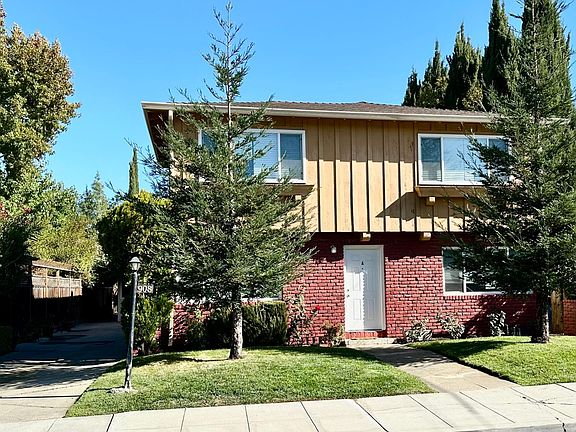 A four unit apartment complex - tenants are all working professionals in this quiet neighborhood yet walking distance to Menlo Park downtown to shops, restaurants, grocery store and parks.