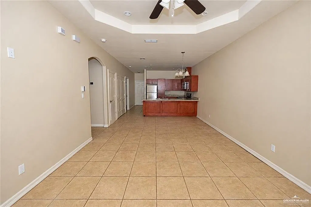 2 bed, 2.0 bath, 1900 sqft, $950 — Photo 4