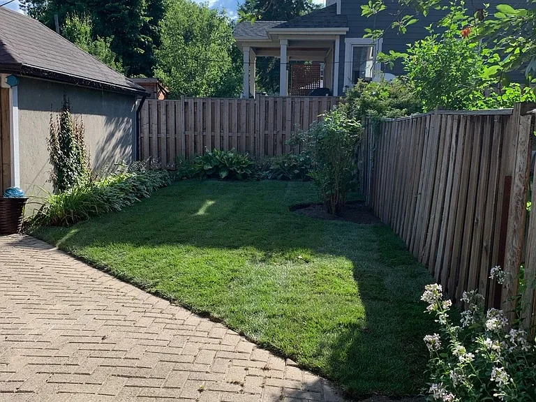 112 Clendenan Ave — Photo 25