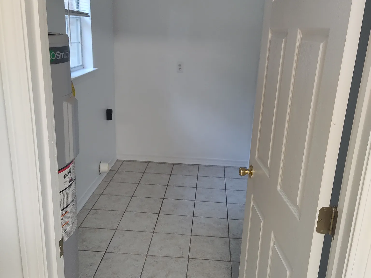 2 bed, 968 sqft, $1,600 — Photo 3