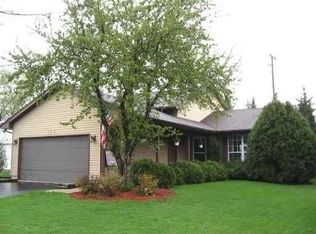 377 Pearson Cir, Naperville, IL 60563