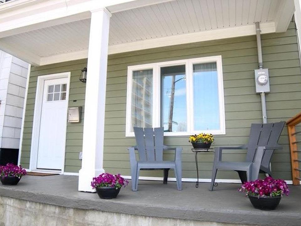 Beautiful front porch on Hancock Street