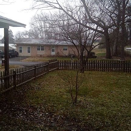 3rd image of 1824 Greendale Dr NE