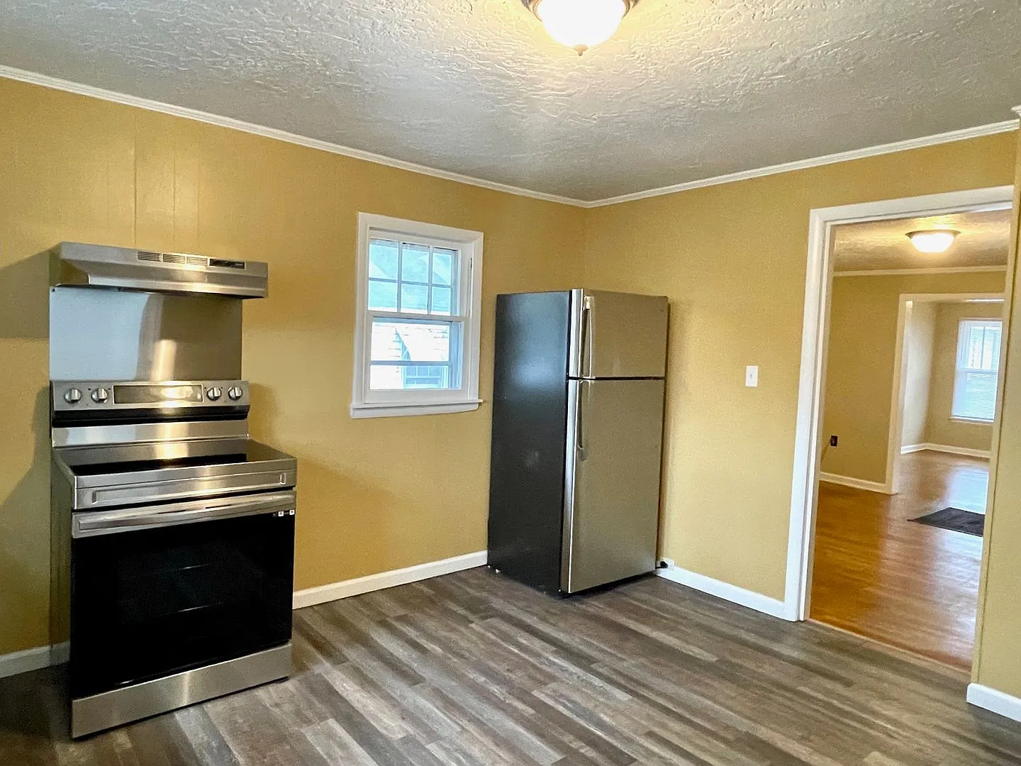 255 Highview — Photo 3