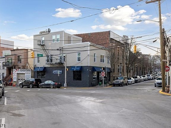 2nd image of 201 16Th St