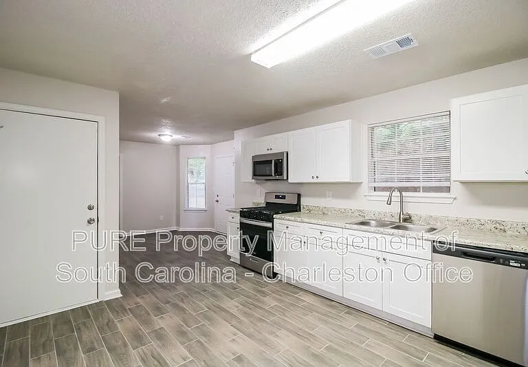 312 Macgregor Dr — Photo 8